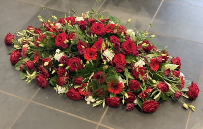 Rouwbloemstuk 35 3/4 kistvullend (+/- 160 cm.)