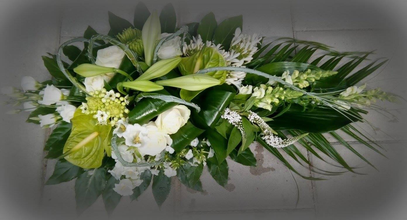 Rouwarrangement wit Middel