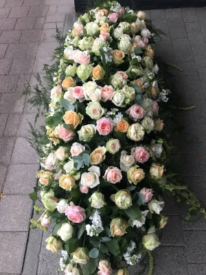 Rouwbloemstuk 26 kistvullend (+/- 190 cm.)