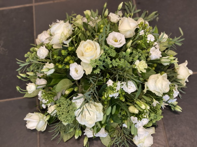 Rouwbloemstuk 80 Druppel 90 cm
