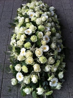 Rouwbloemstuk 48 kistvullend (+/- 190 cm.)