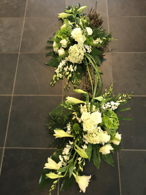 Rouwbloemstuk 12 Rond 50 cm.