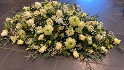 Rouwbloemstuk 50 Rond 65 cm.