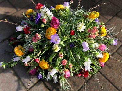 Rouwbloemstuk 97 Rond 50 cm.